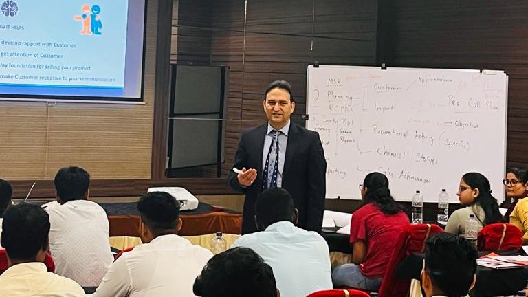 Kuldeep Manhas corporate trainer in Thane & Mumbai